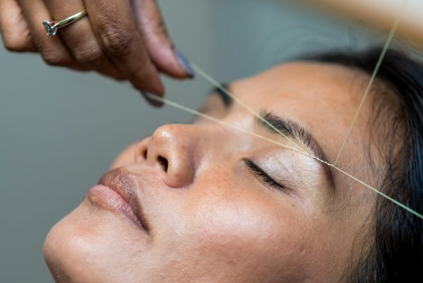 Top techniques d'épilation pour des sourcils parfaits à Tours
